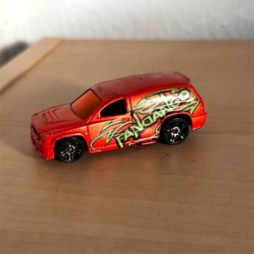 Vintage Hot Wheels 2001 Fandango 1:64 Orange Diecast SUV Car Y2K